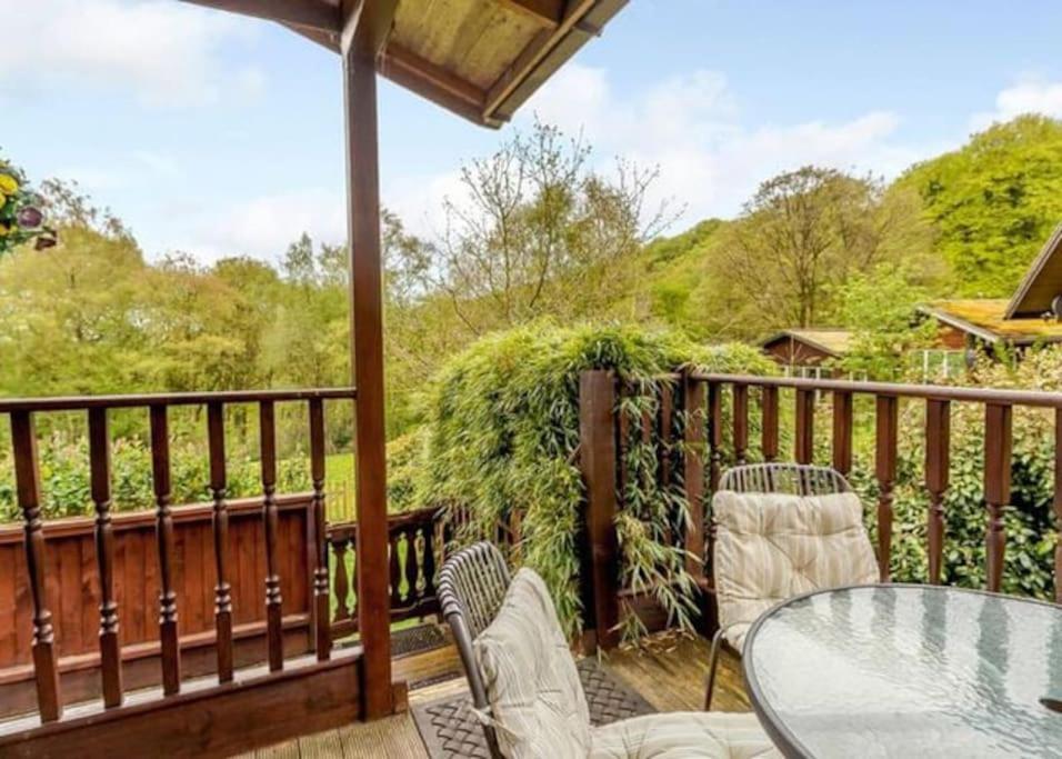 Luxury Peak District Lodge, Hot Tub, Log Burner, Nr Lake Rudyard Zewnętrze zdjęcie