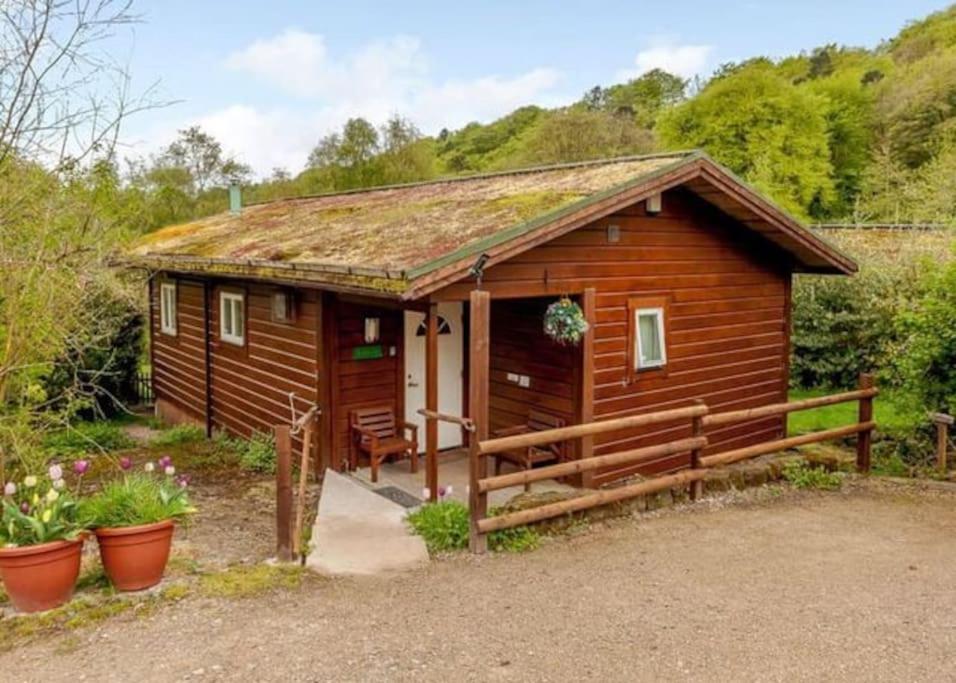 Luxury Peak District Lodge, Hot Tub, Log Burner, Nr Lake Rudyard Zewnętrze zdjęcie