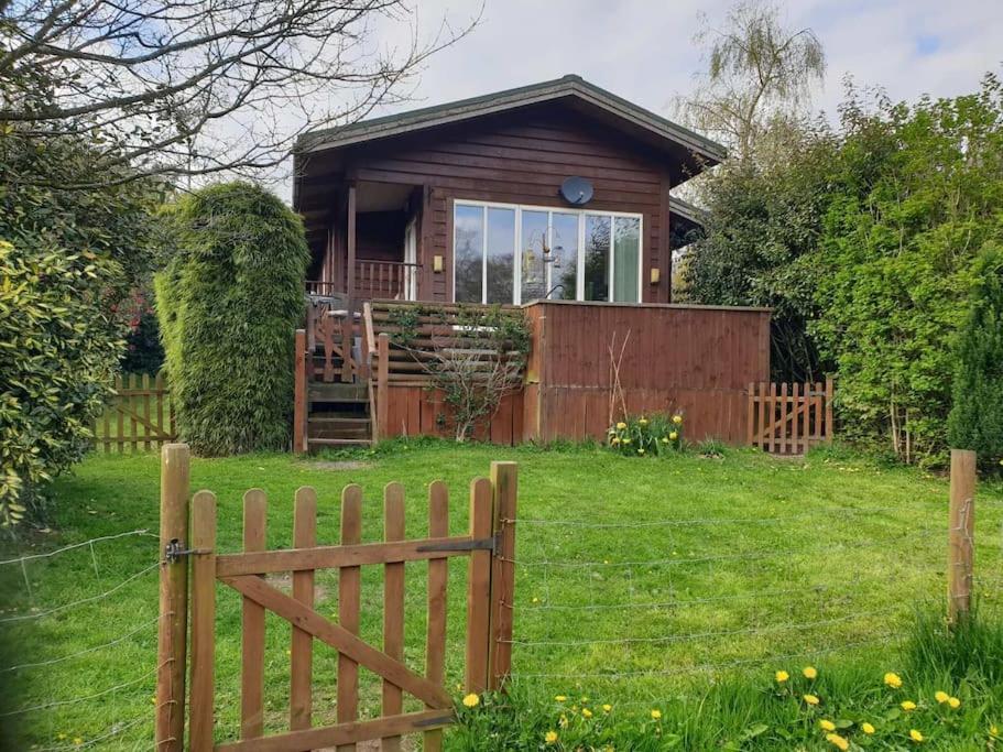 Luxury Peak District Lodge, Hot Tub, Log Burner, Nr Lake Rudyard Zewnętrze zdjęcie
