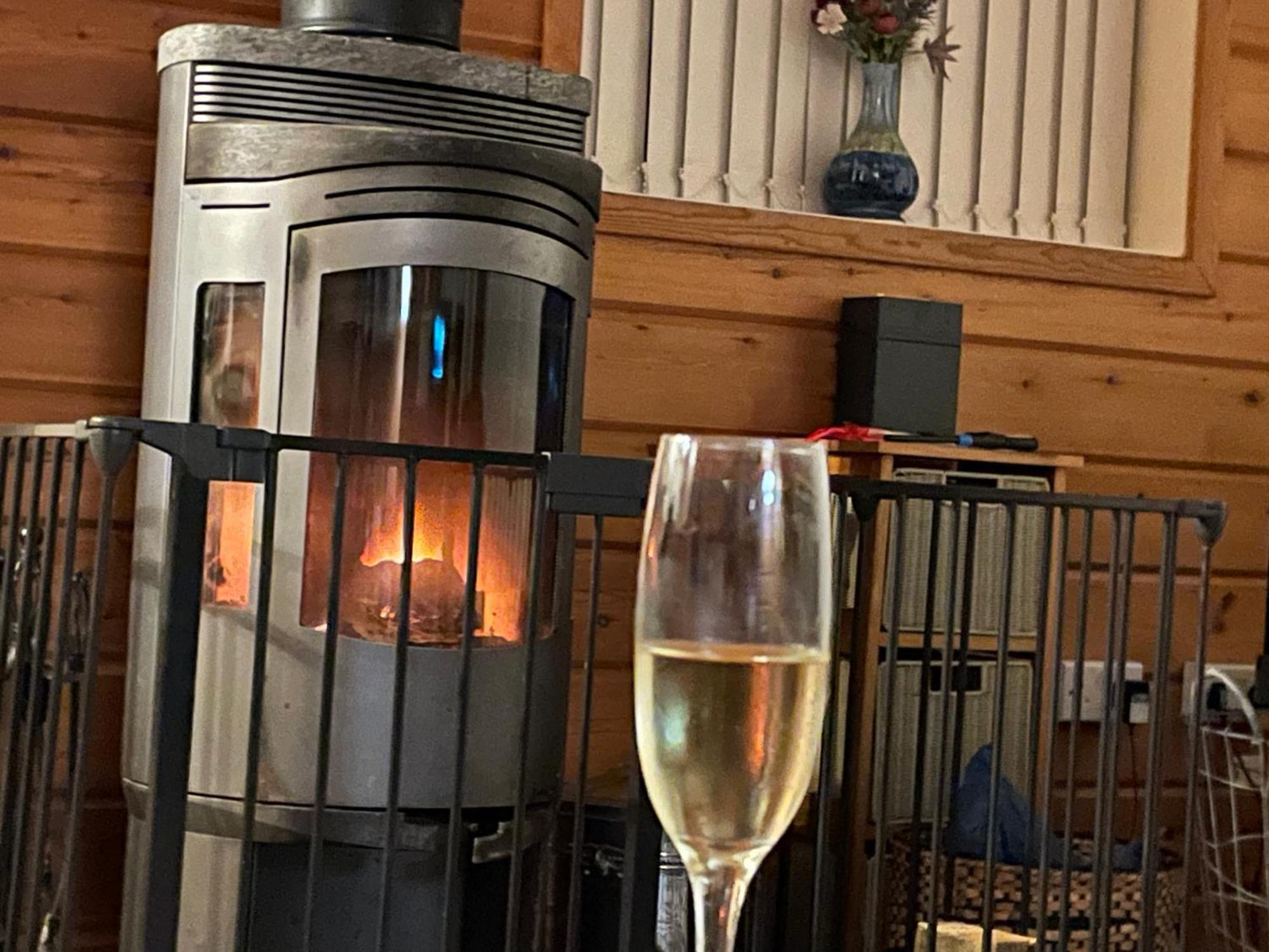 Luxury Peak District Lodge, Hot Tub, Log Burner, Nr Lake Rudyard Zewnętrze zdjęcie
