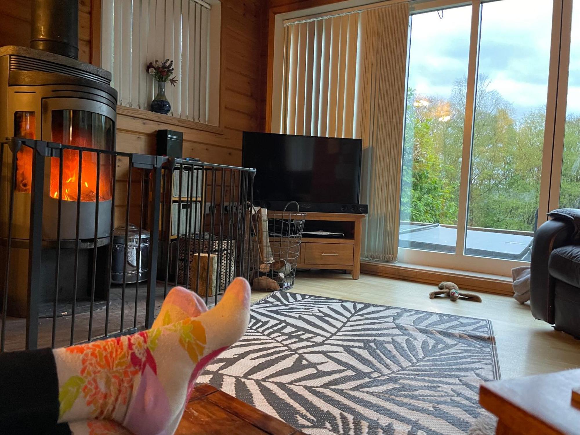 Luxury Peak District Lodge, Hot Tub, Log Burner, Nr Lake Rudyard Zewnętrze zdjęcie